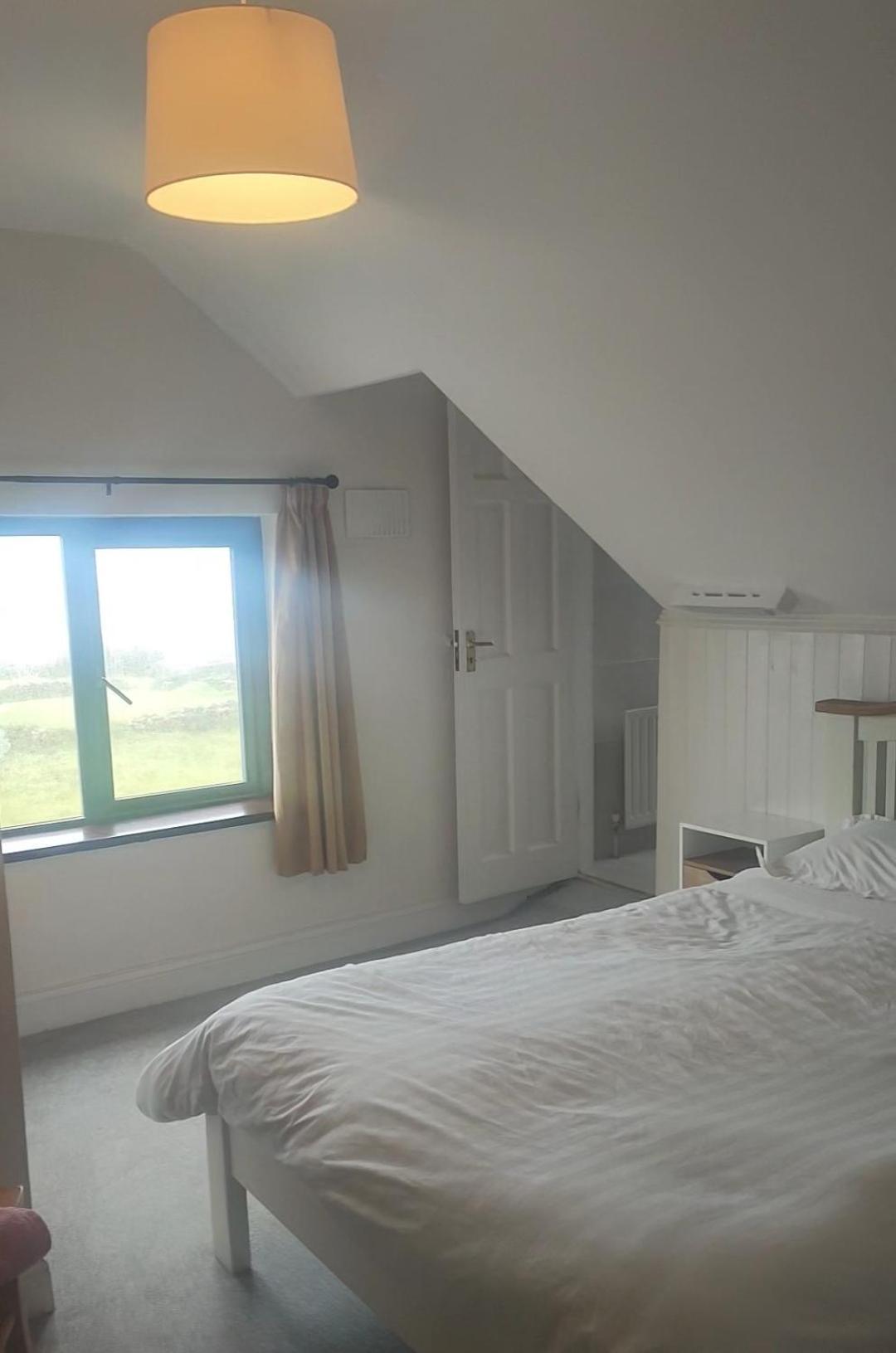 Lios Einne House Accommodation Инишиър Екстериор снимка
